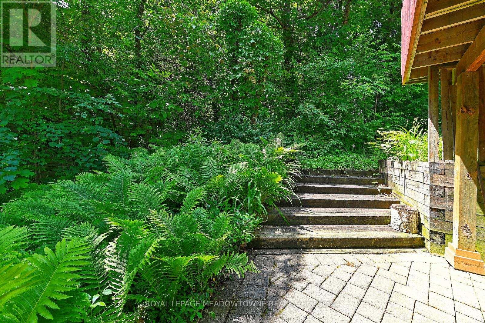 4 Ann Street, Halton Hills, Ontario  L7G 2V2 - Photo 40 - W12938610