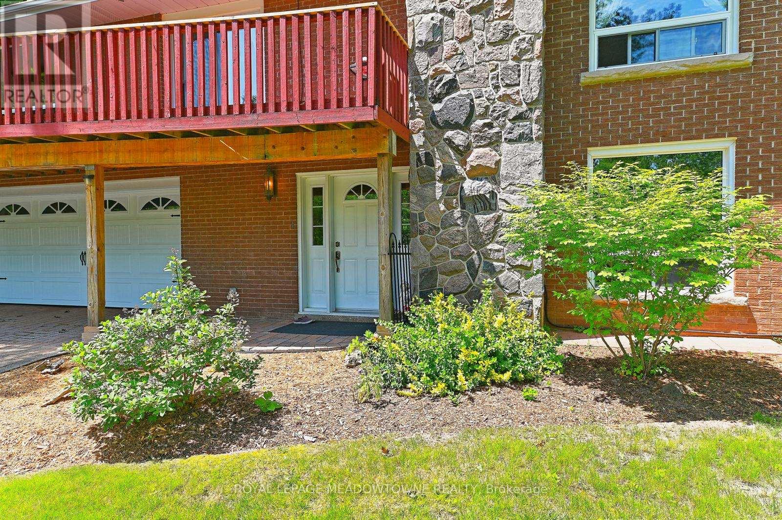 4 Ann Street, Halton Hills, Ontario  L7G 2V2 - Photo 7 - W12938610