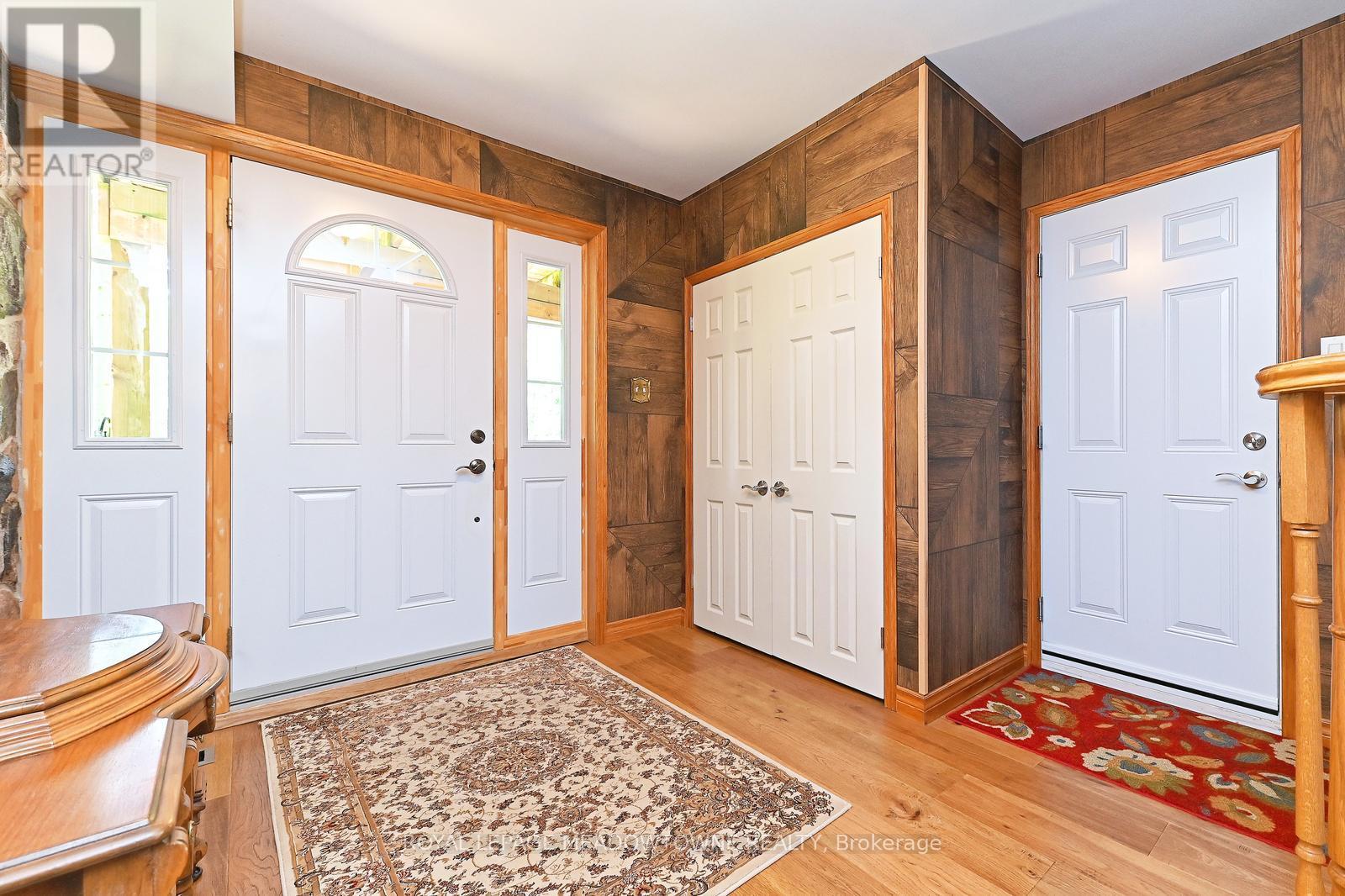 4 Ann Street, Halton Hills, Ontario  L7G 2V2 - Photo 8 - W12938610