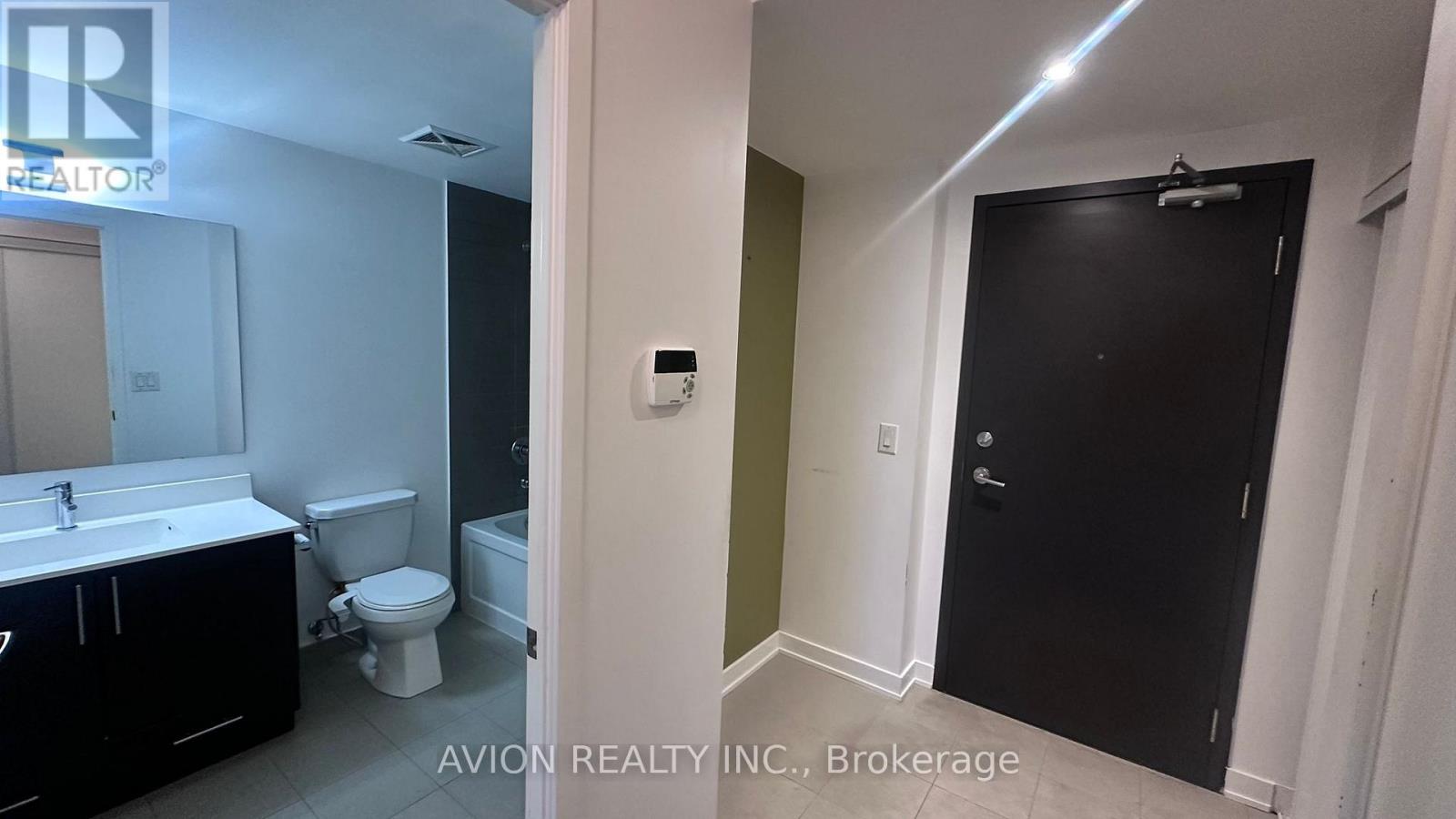 611 - 11 Superior Avenue, Toronto, Ontario  M8V 0A7 - Photo 10 - W12938614