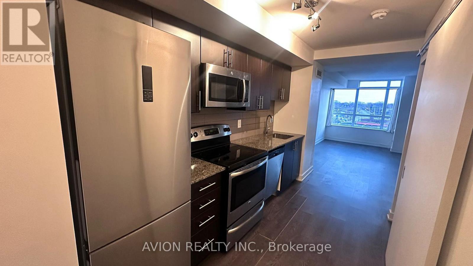 611 - 11 Superior Avenue, Toronto, Ontario  M8V 0A7 - Photo 9 - W12938614