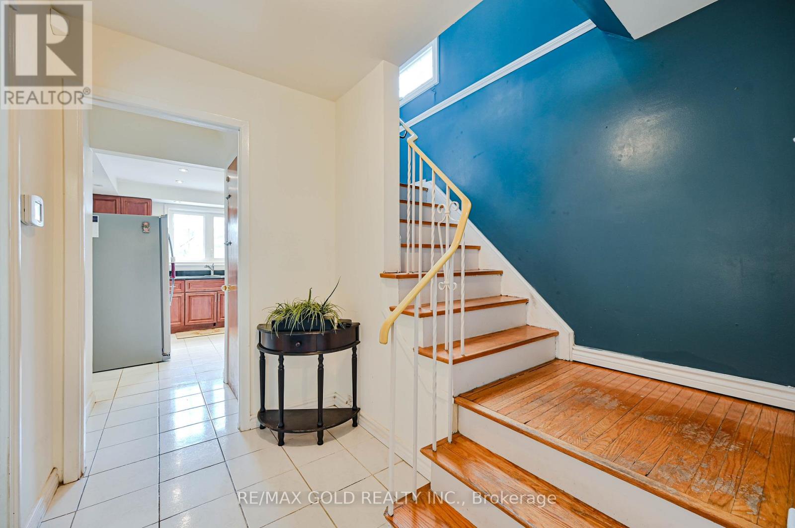 7232 Redfox Road, Mississauga, Ontario  L4T 2L8 - Photo 15 - W12938642