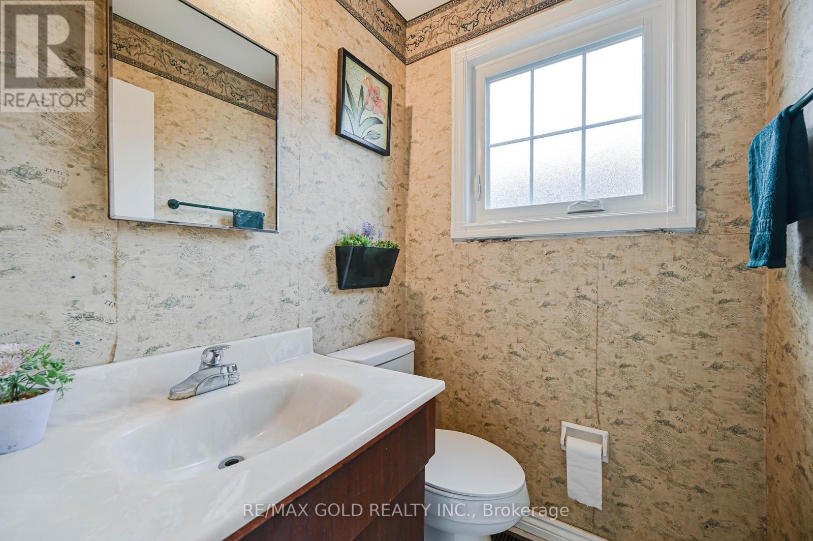 7232 Redfox Road, Mississauga, Ontario  L4T 2L8 - Photo 16 - W12938642