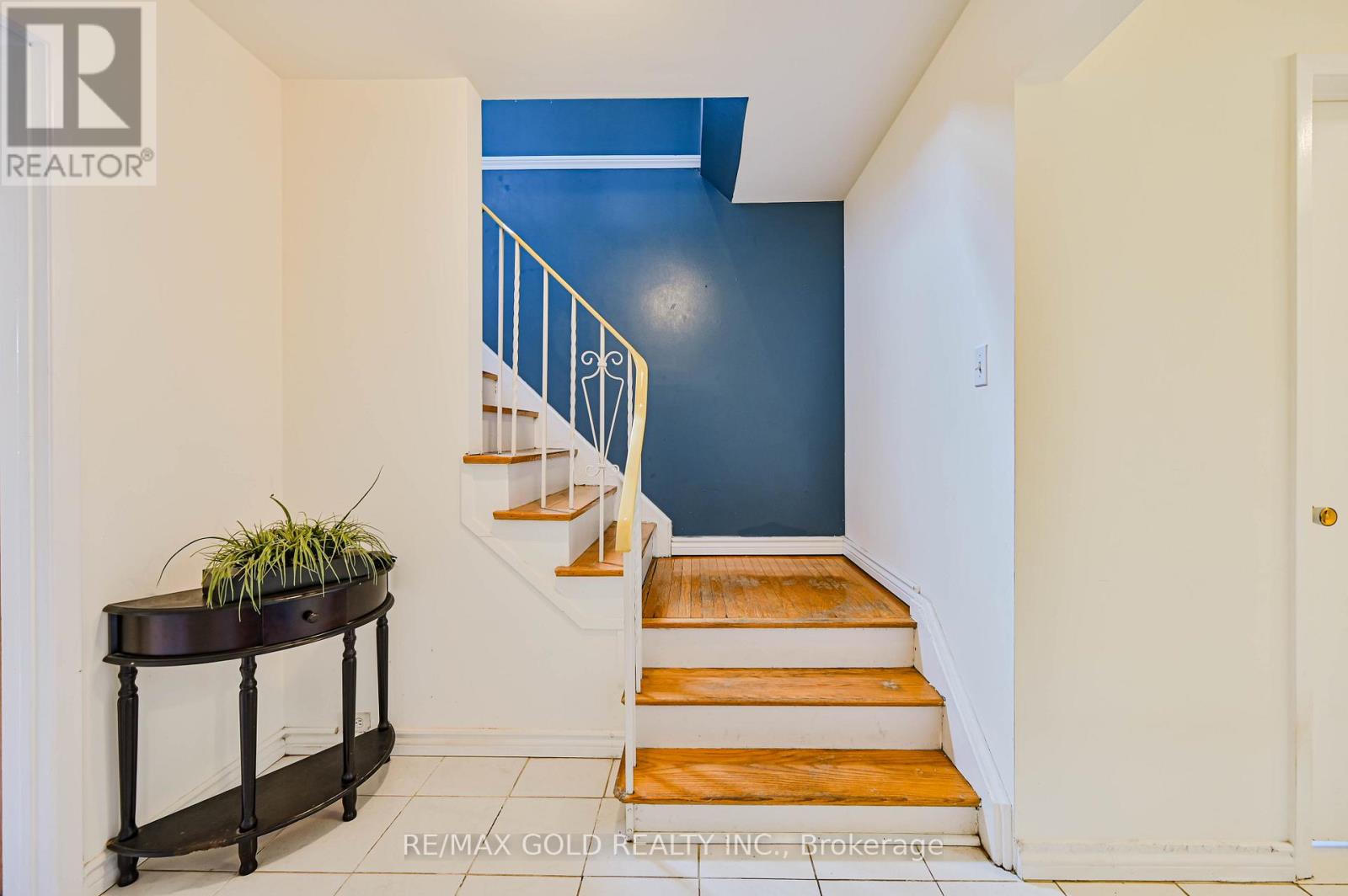 7232 Redfox Road, Mississauga, Ontario  L4T 2L8 - Photo 17 - W12938642