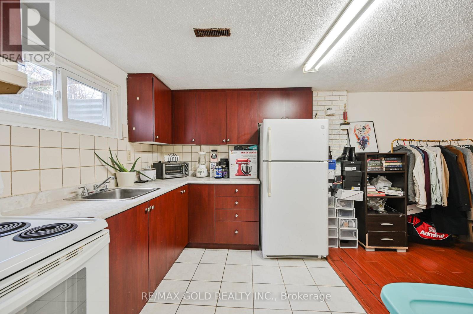 7232 Redfox Road, Mississauga, Ontario  L4T 2L8 - Photo 35 - W12938642