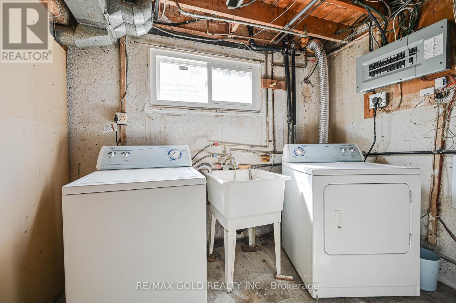 7232 Redfox Road, Mississauga, Ontario  L4T 2L8 - Photo 38 - W12938642