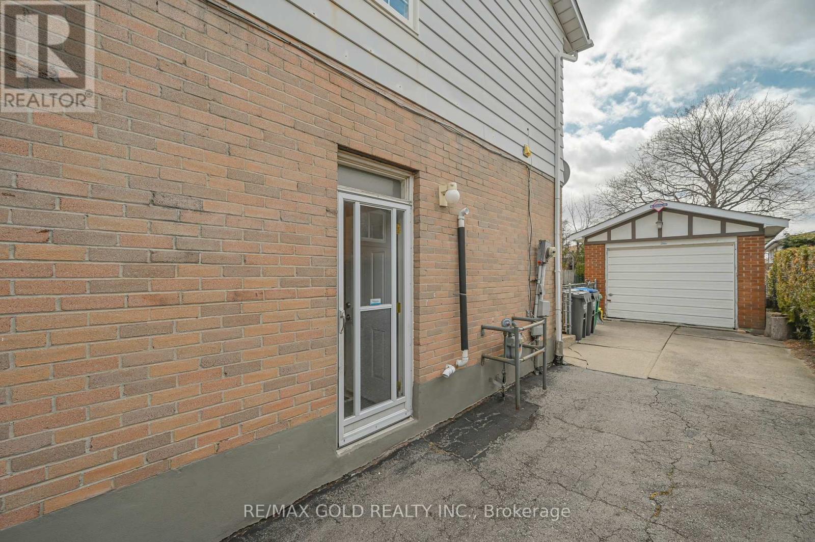 7232 Redfox Road, Mississauga, Ontario  L4T 2L8 - Photo 39 - W12938642