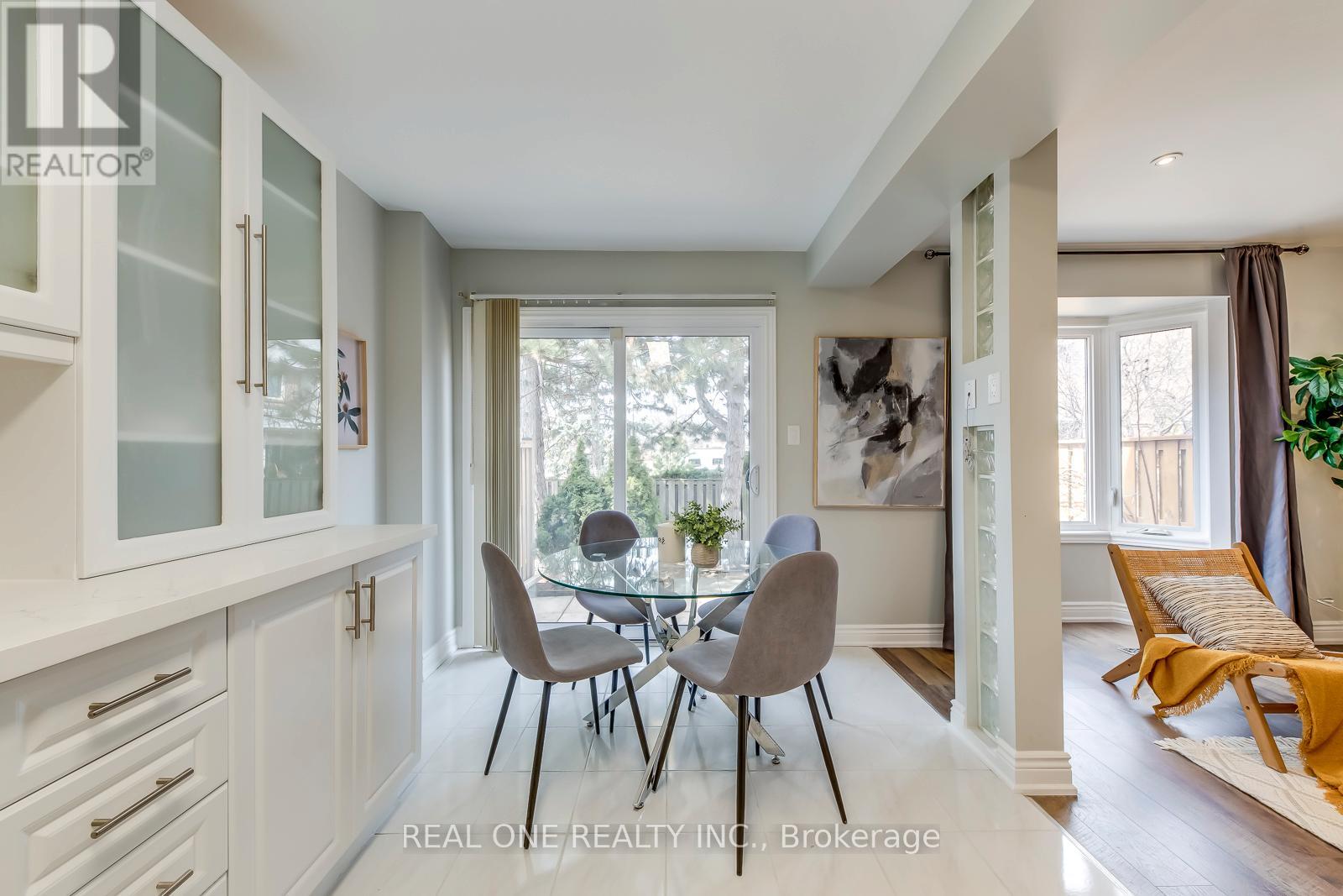 2 - 2006 Glenada Crescent, Oakville, Ontario  L6H 5R9 - Photo 21 - W12938650