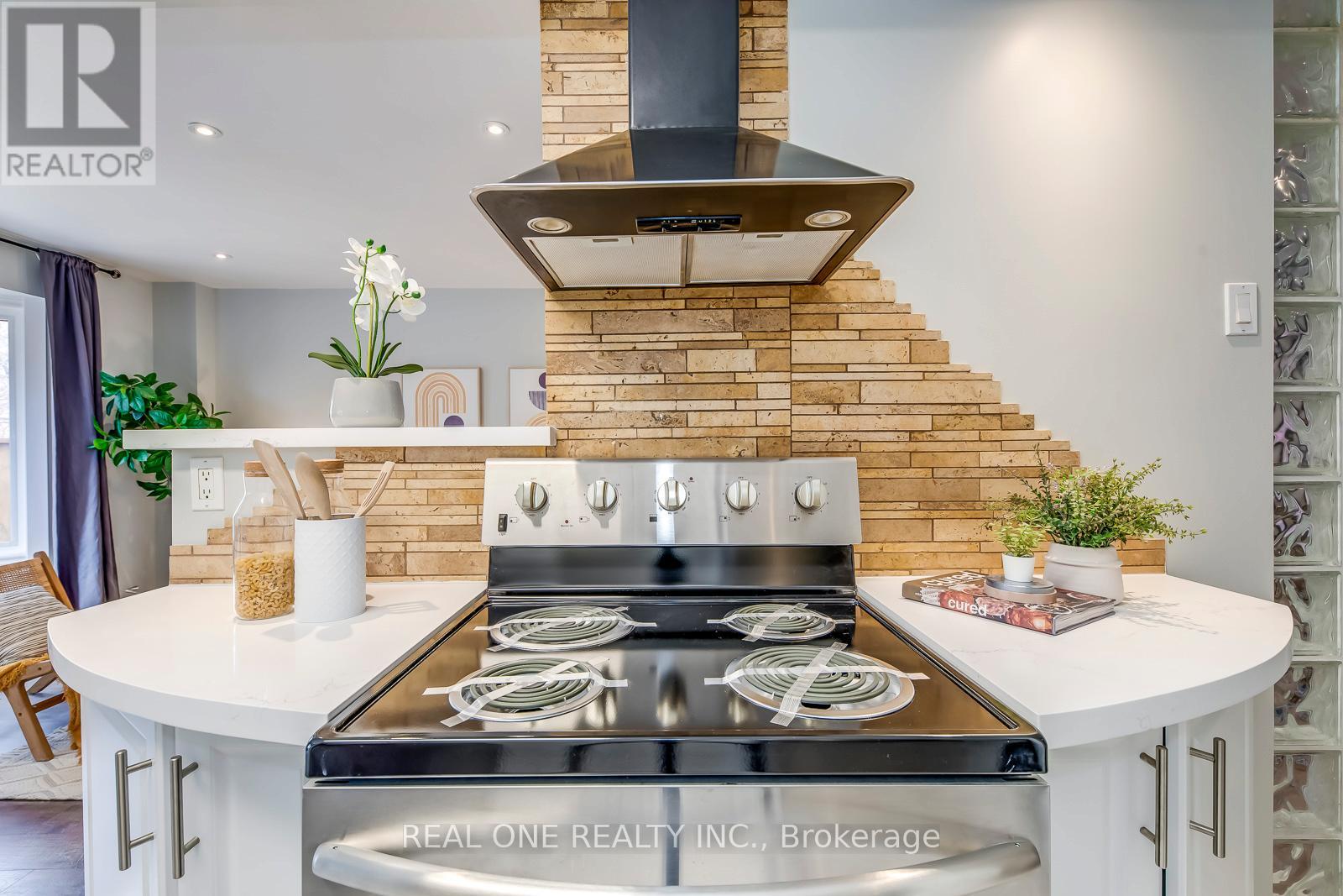 2 - 2006 Glenada Crescent, Oakville, Ontario  L6H 5R9 - Photo 25 - W12938650