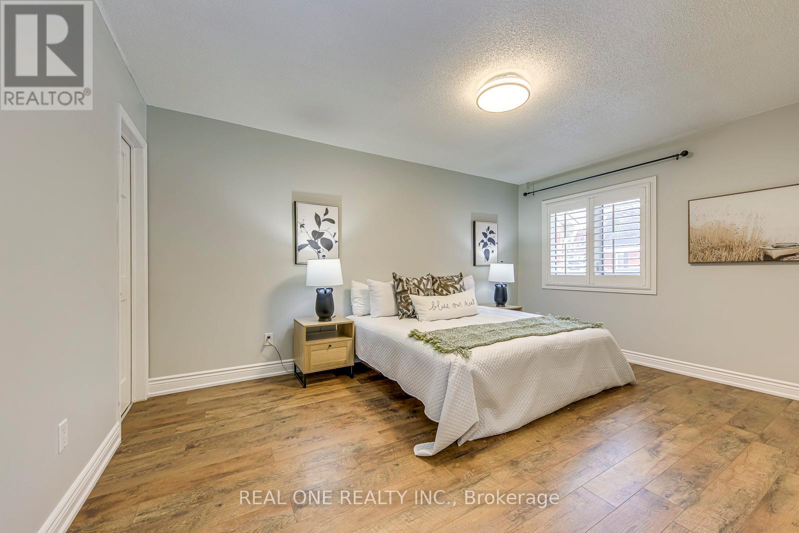 2 - 2006 Glenada Crescent, Oakville, Ontario  L6H 5R9 - Photo 31 - W12938650