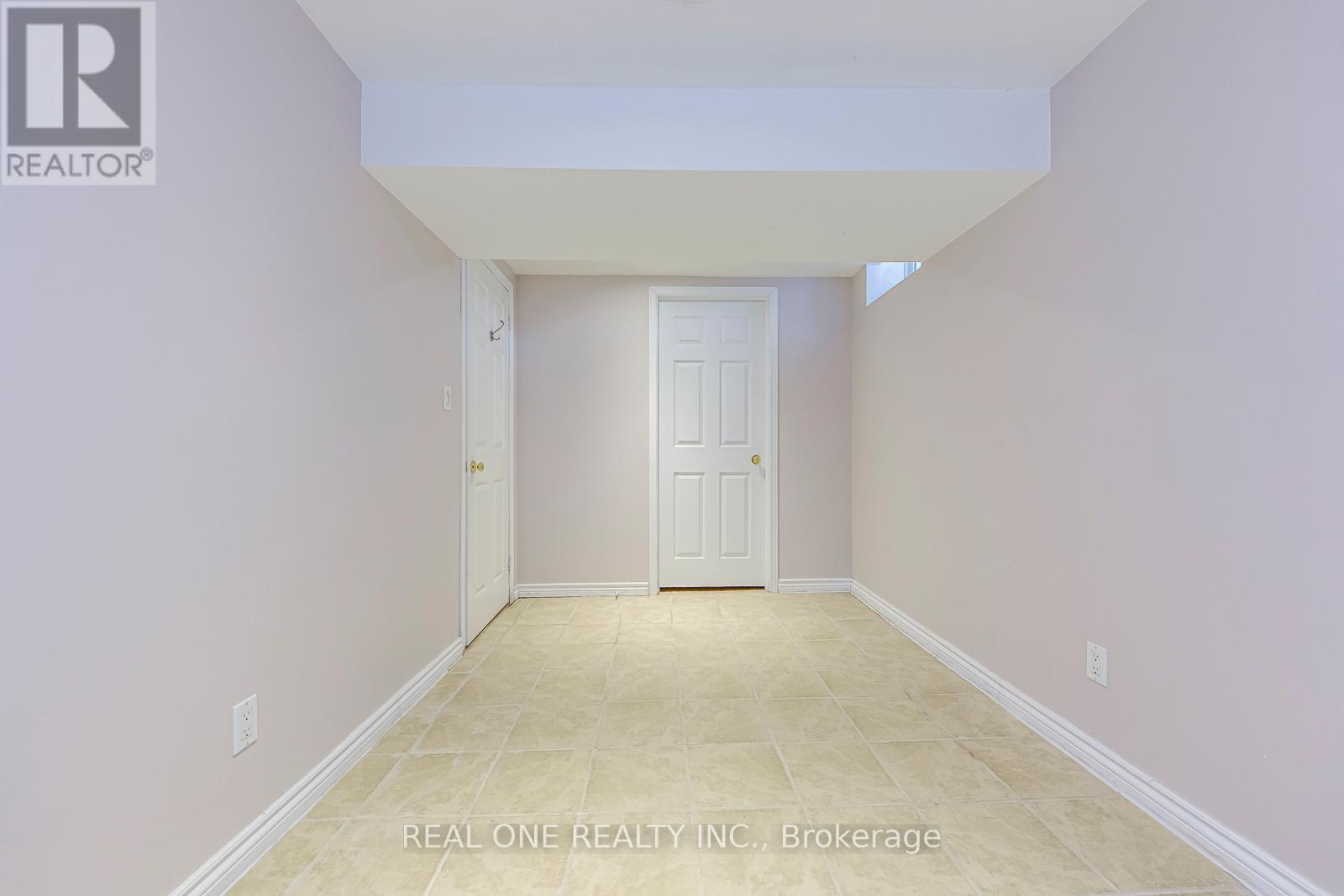 2 - 2006 Glenada Crescent, Oakville, Ontario  L6H 5R9 - Photo 44 - W12938650