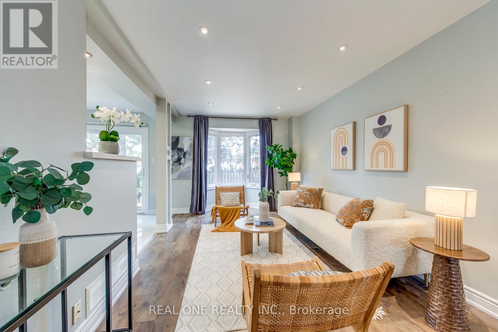 2 - 2006 Glenada Crescent, Oakville, Ontario  L6H 5R9 - Photo 6 - W12938650