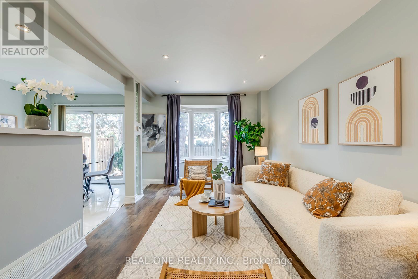 2 - 2006 Glenada Crescent, Oakville, Ontario  L6H 5R9 - Photo 8 - W12938650