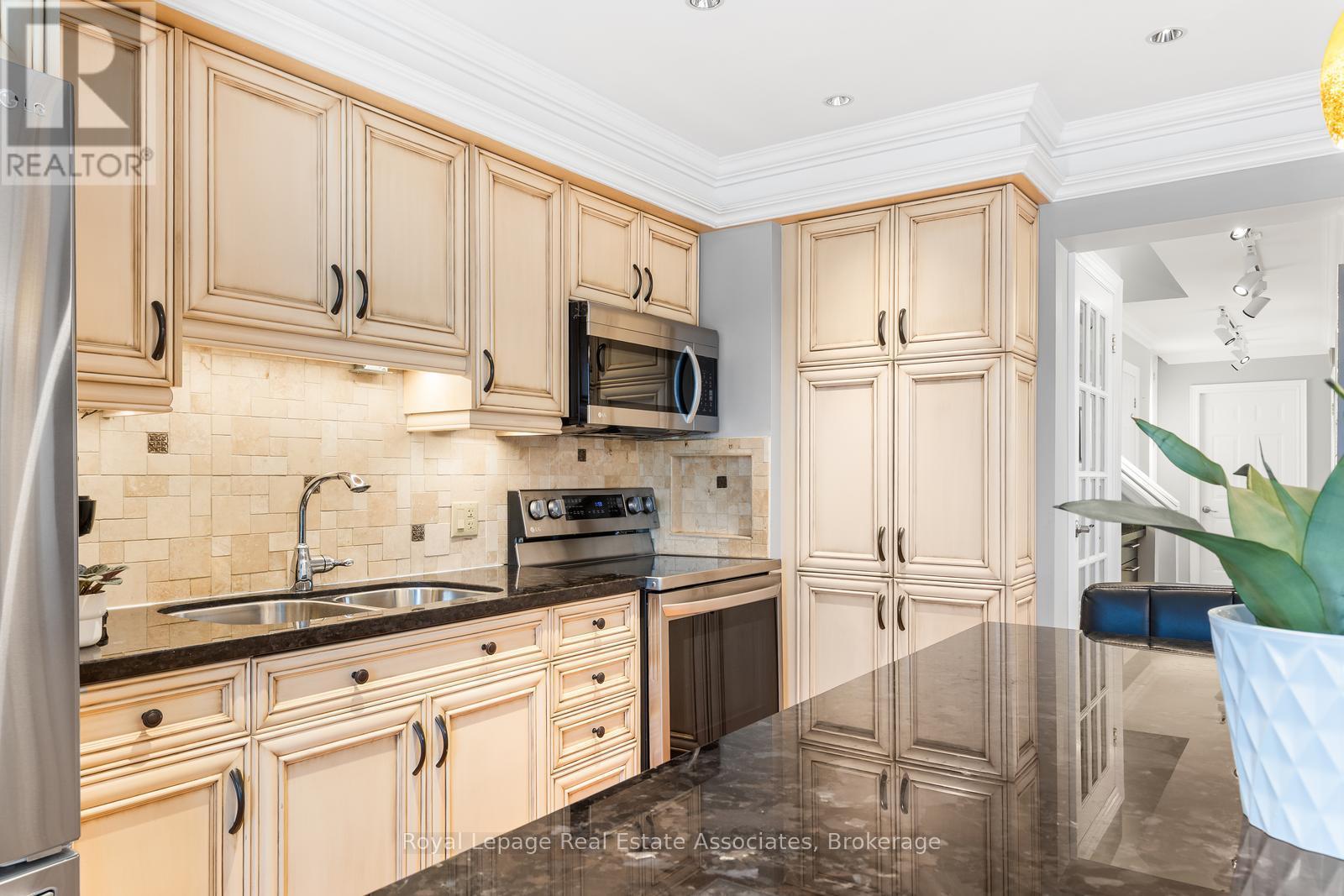 25 - 2766 Folkway Drive, Mississauga, Ontario  L5L 3M3 - Photo 21 - W12938666