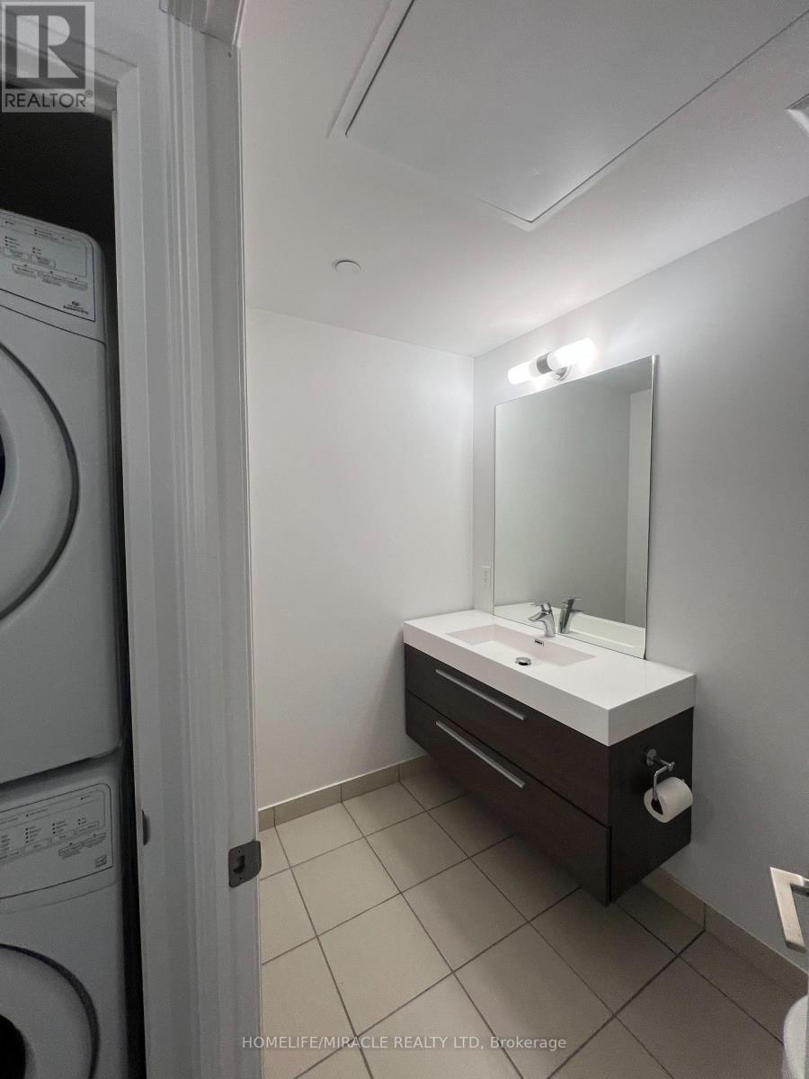 2010 - 15 Zorra Street, Toronto, Ontario  M8Z 4Z6 - Photo 12 - W12938668