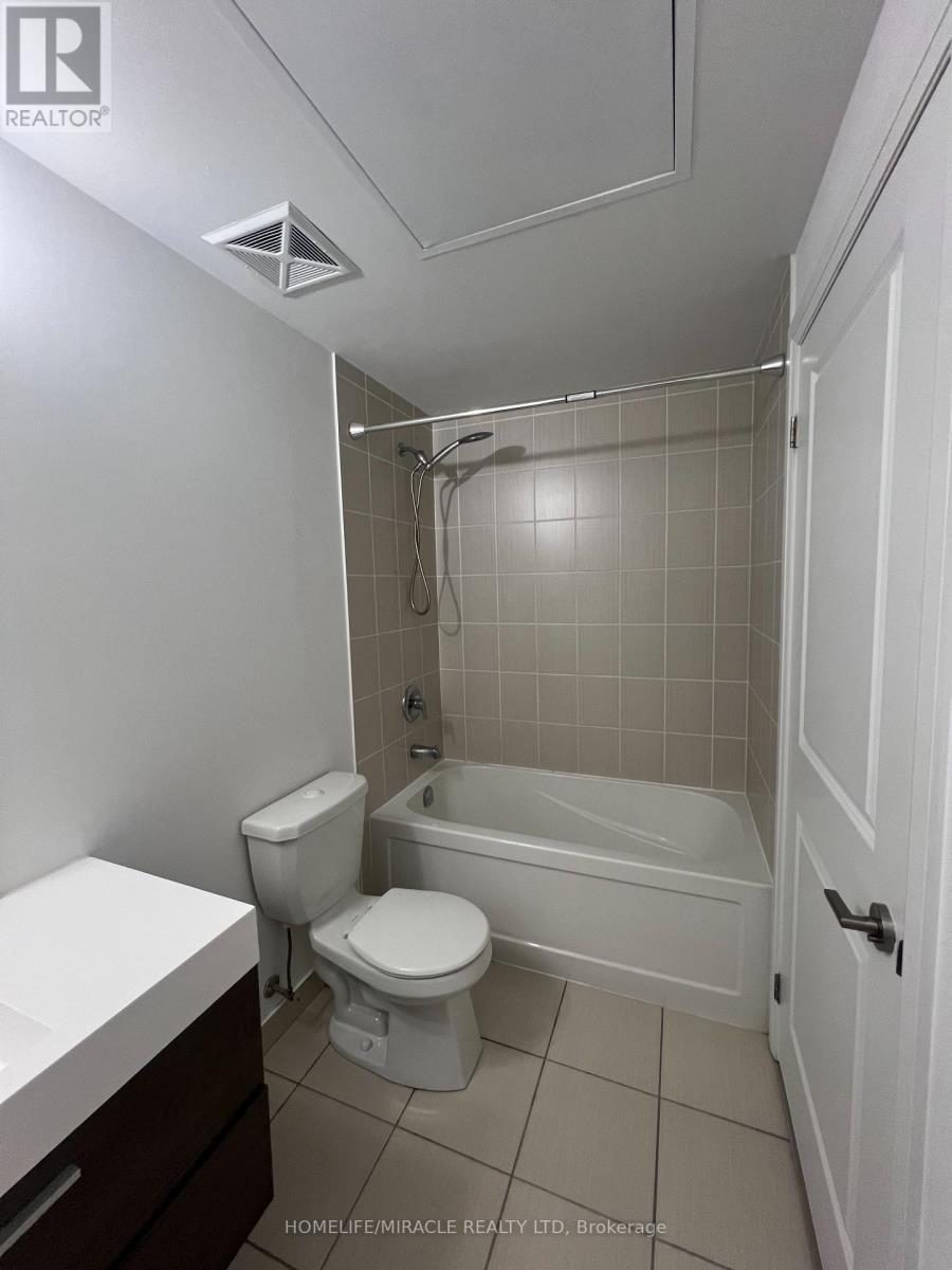 2010 - 15 Zorra Street, Toronto, Ontario  M8Z 4Z6 - Photo 13 - W12938668