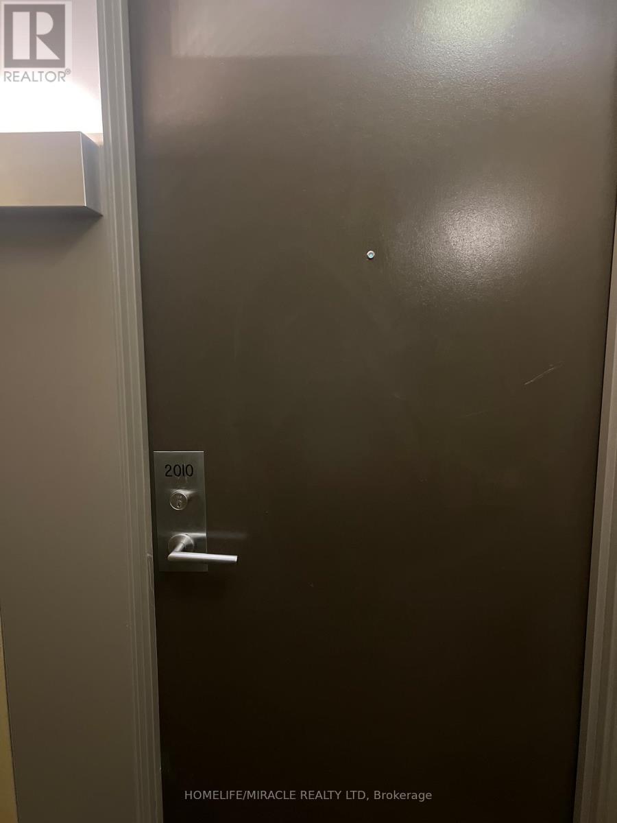 2010 - 15 Zorra Street, Toronto, Ontario  M8Z 4Z6 - Photo 3 - W12938668