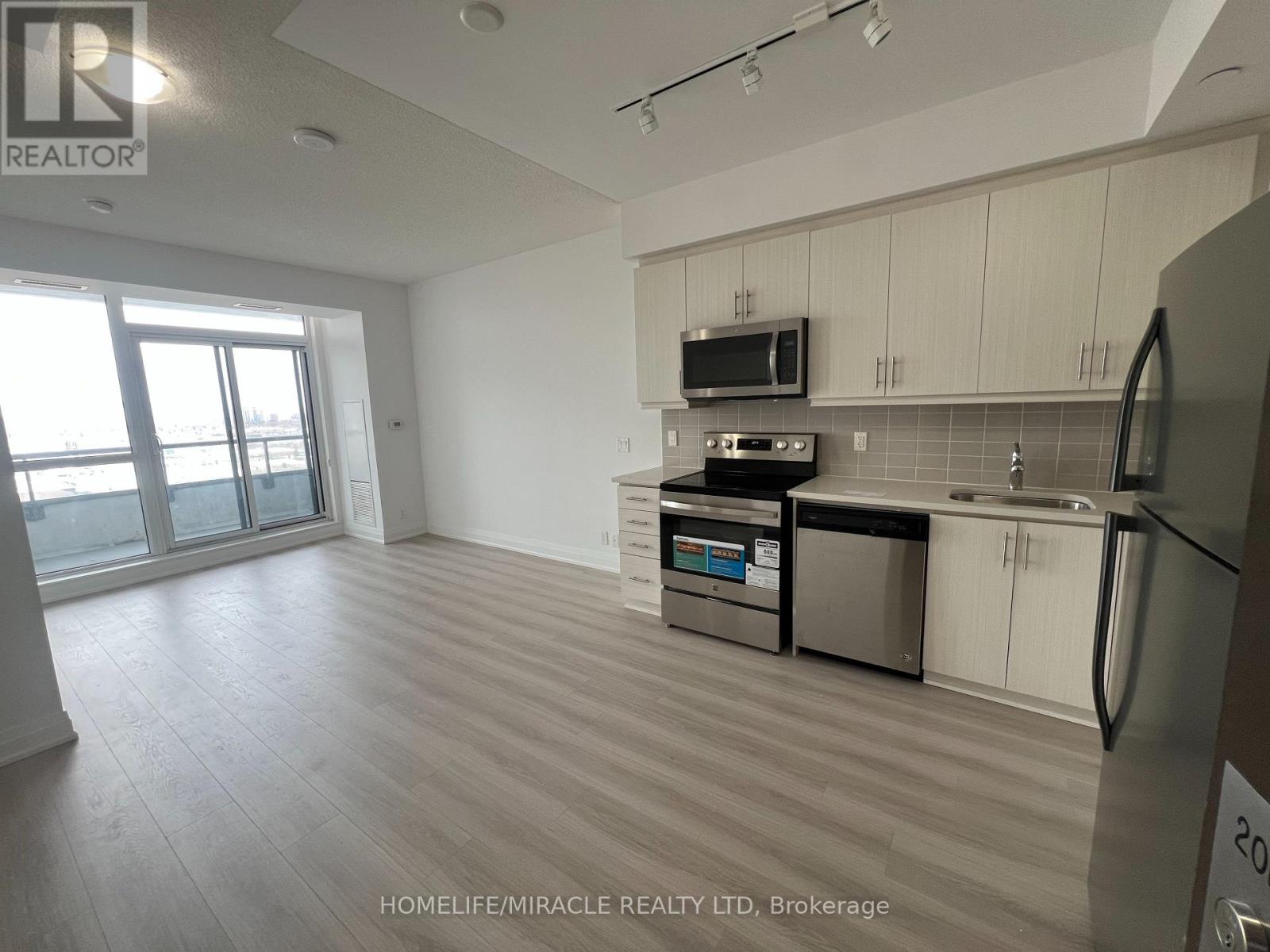 2010 - 15 Zorra Street, Toronto, Ontario  M8Z 4Z6 - Photo 6 - W12938668