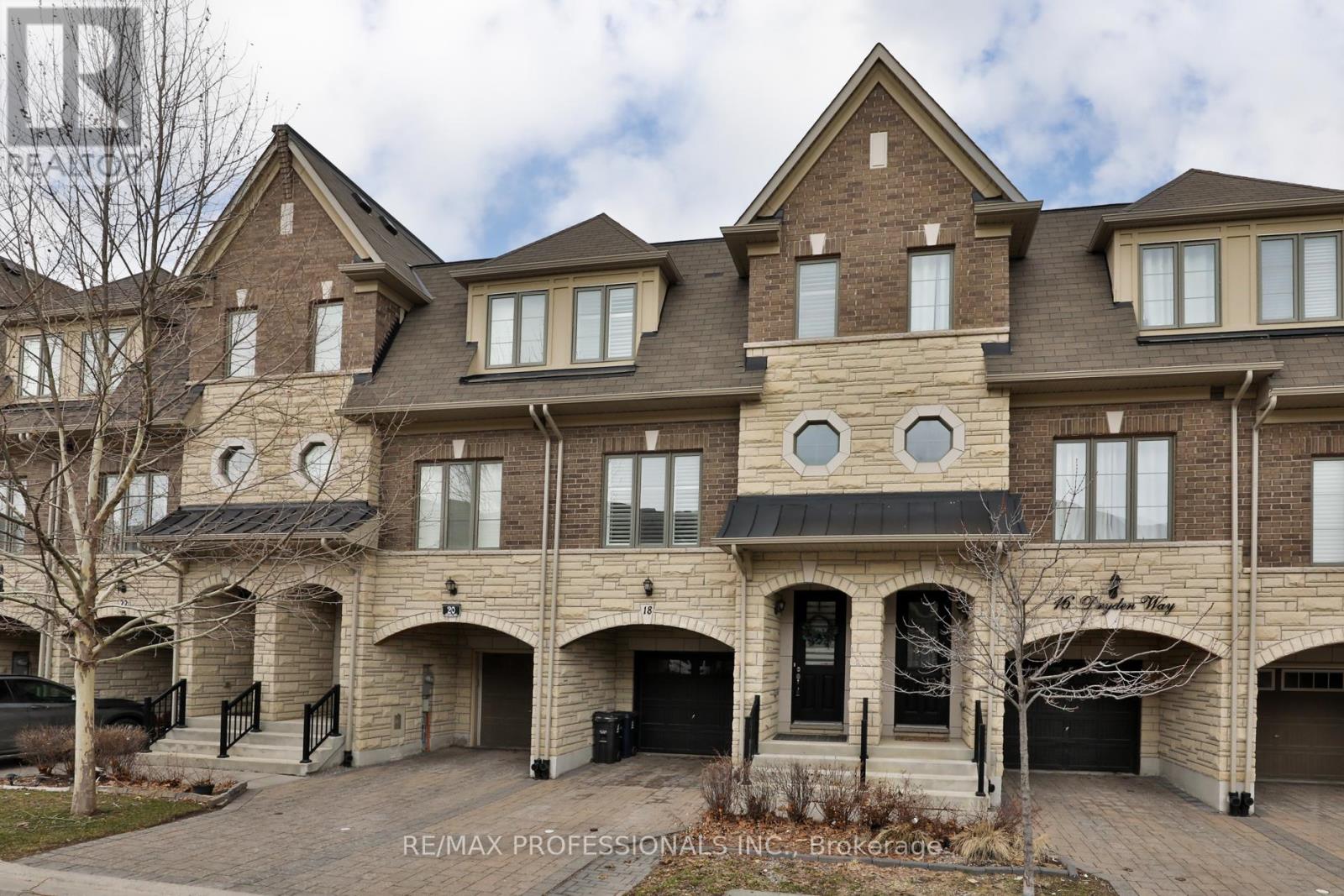 18 DRYDEN WAY, Toronto, Ontario