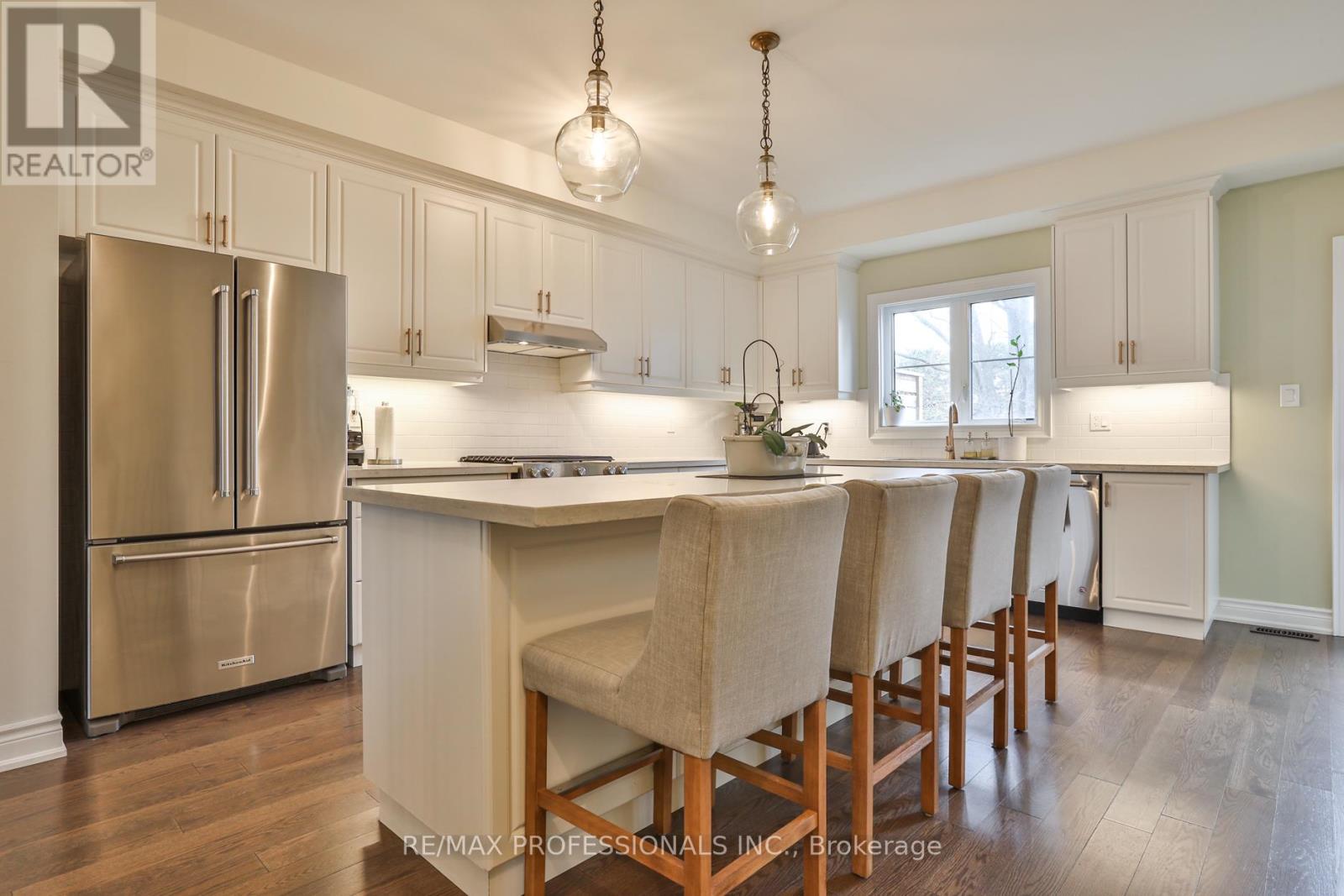 18 Dryden Way, Toronto, Ontario  M9R 0B2 - Photo 5 - W12938736