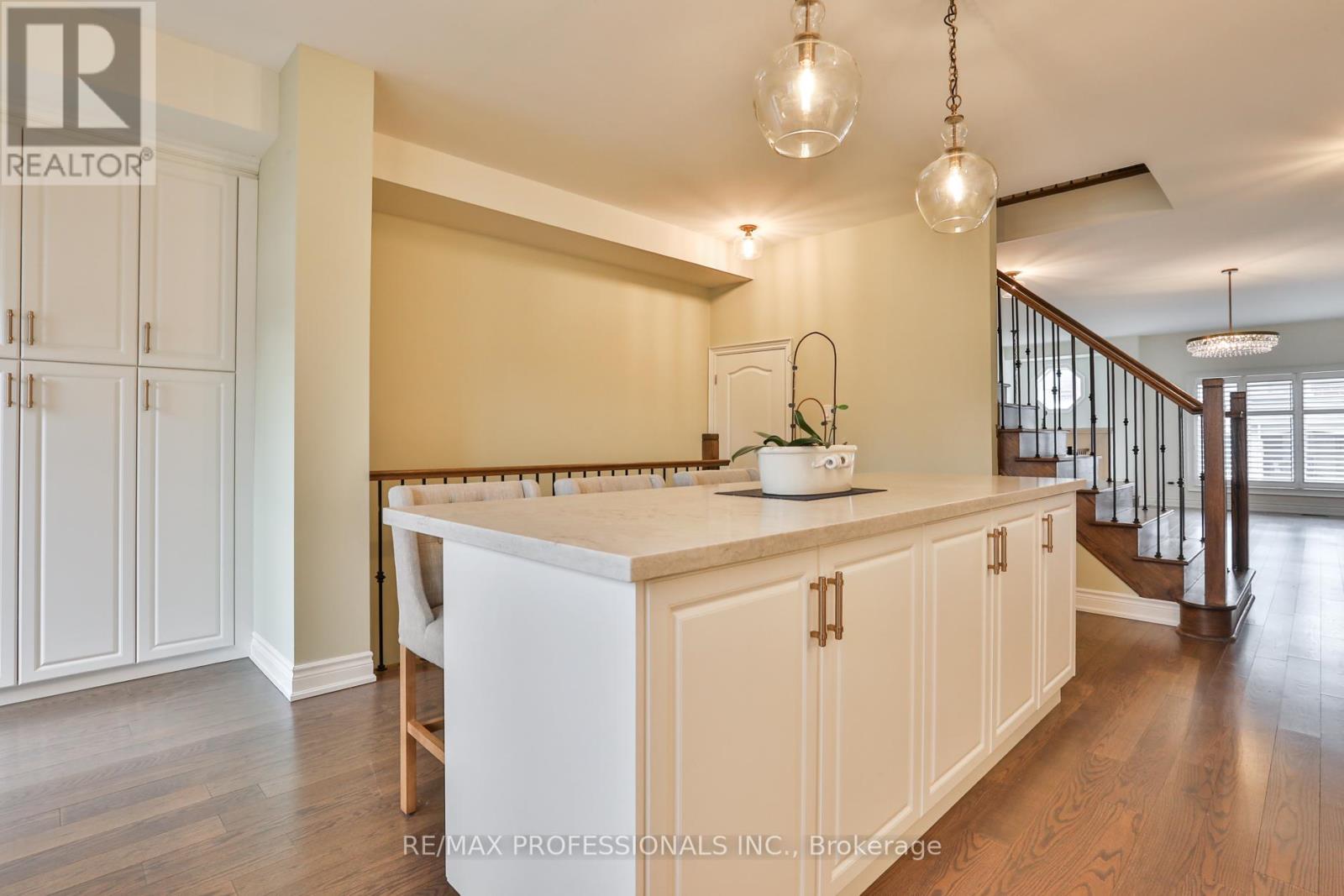 18 Dryden Way, Toronto, Ontario  M9R 0B2 - Photo 7 - W12938736