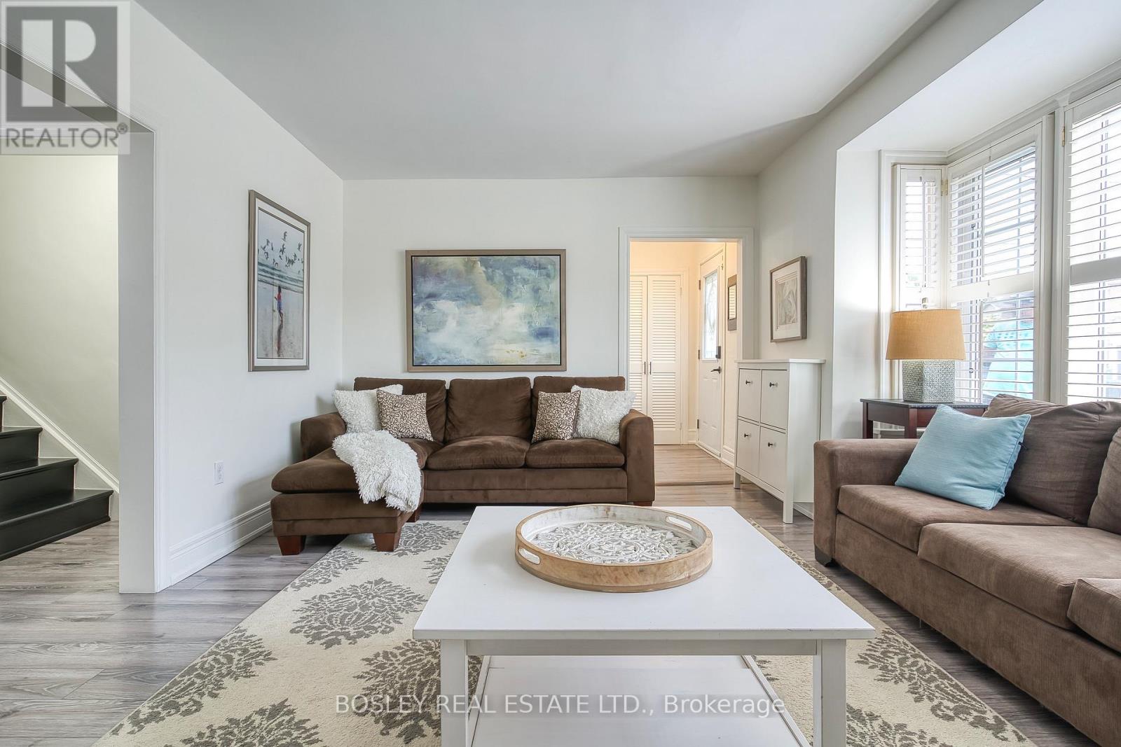 23 Farnsworth Drive, Toronto, Ontario  M9N 2Z5 - Photo 10 - W12938770