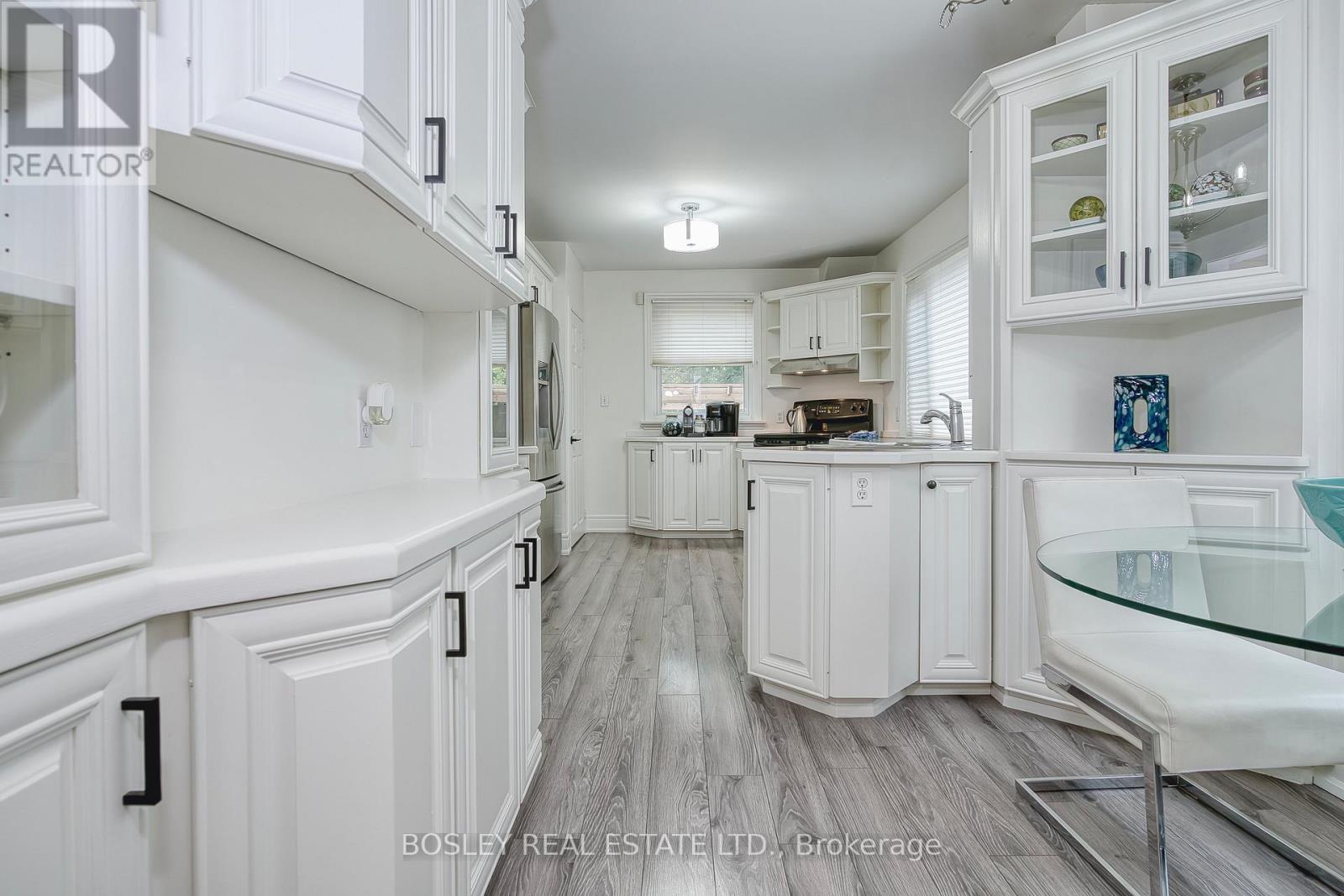 23 Farnsworth Drive, Toronto, Ontario  M9N 2Z5 - Photo 14 - W12938770