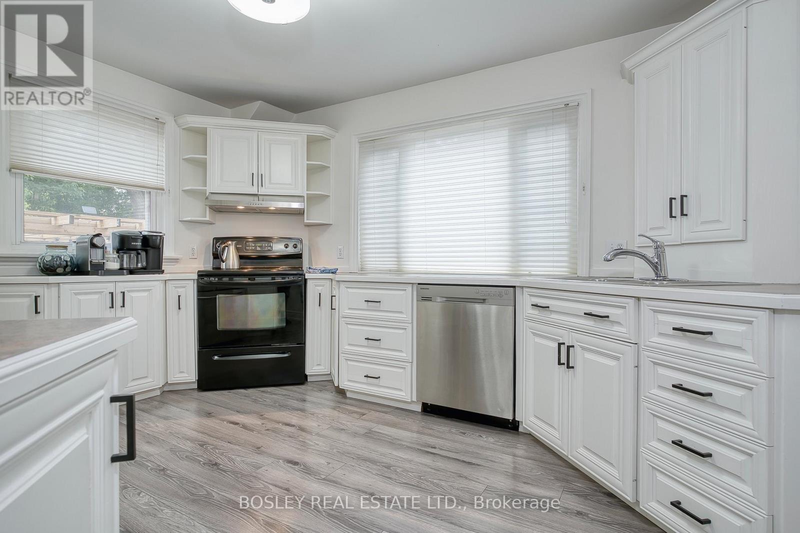 23 Farnsworth Drive, Toronto, Ontario  M9N 2Z5 - Photo 17 - W12938770