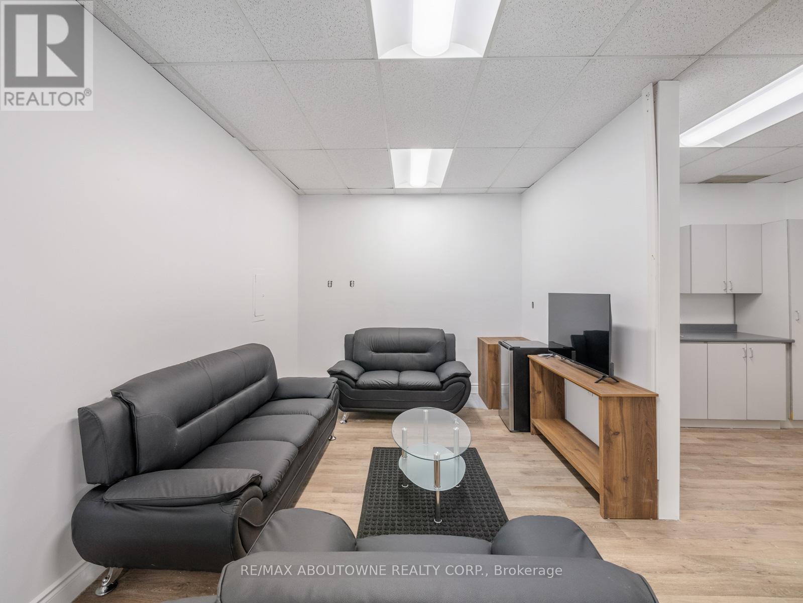 344c - 344 Lakeshore Road E, Oakville, Ontario  L6J 1J6 - Photo 10 - W12938776