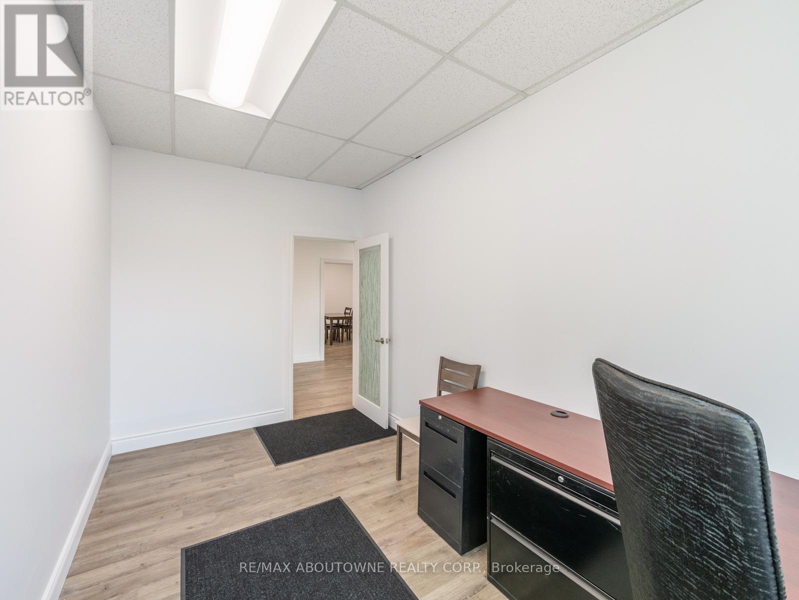 344c - 344 Lakeshore Road E, Oakville, Ontario  L6J 1J6 - Photo 21 - W12938776