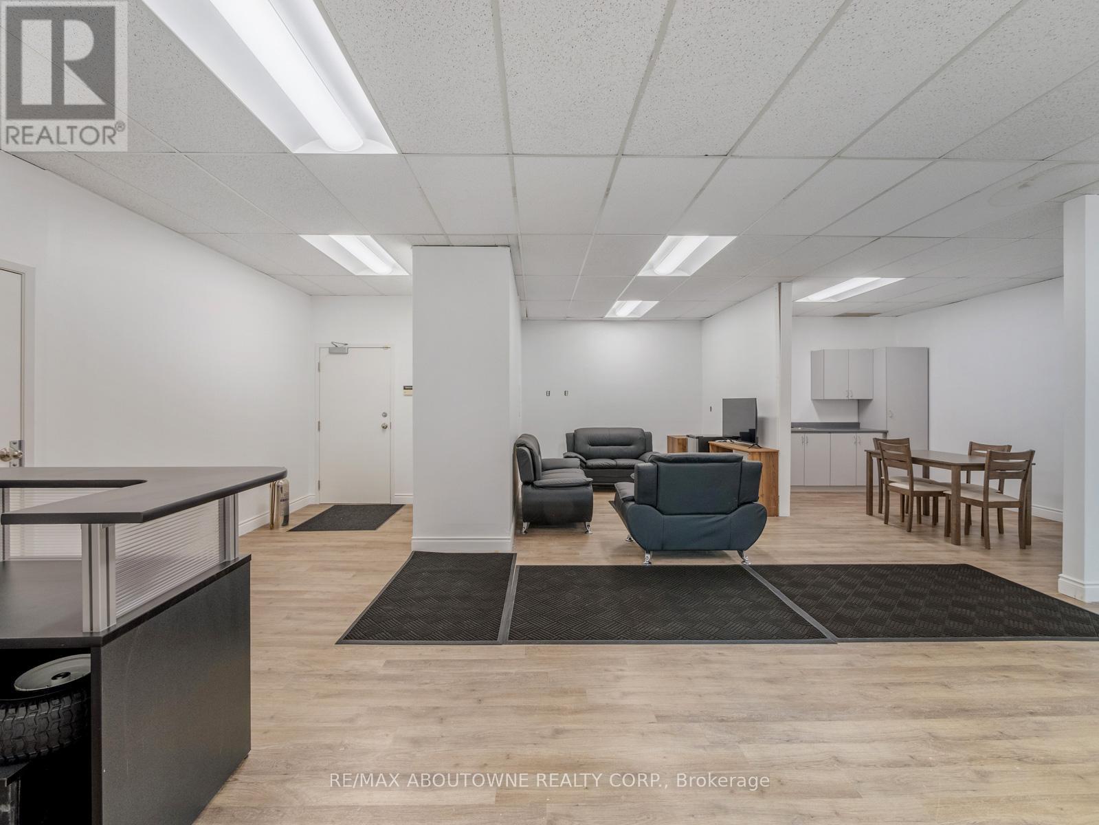 344c - 344 Lakeshore Road E, Oakville, Ontario  L6J 1J6 - Photo 7 - W12938776