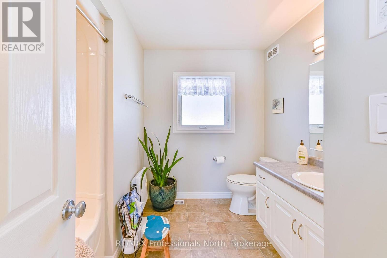 1099 Summer Lane, Minden Hills, Ontario  K0M 2K0 - Photo 16 - X12938388