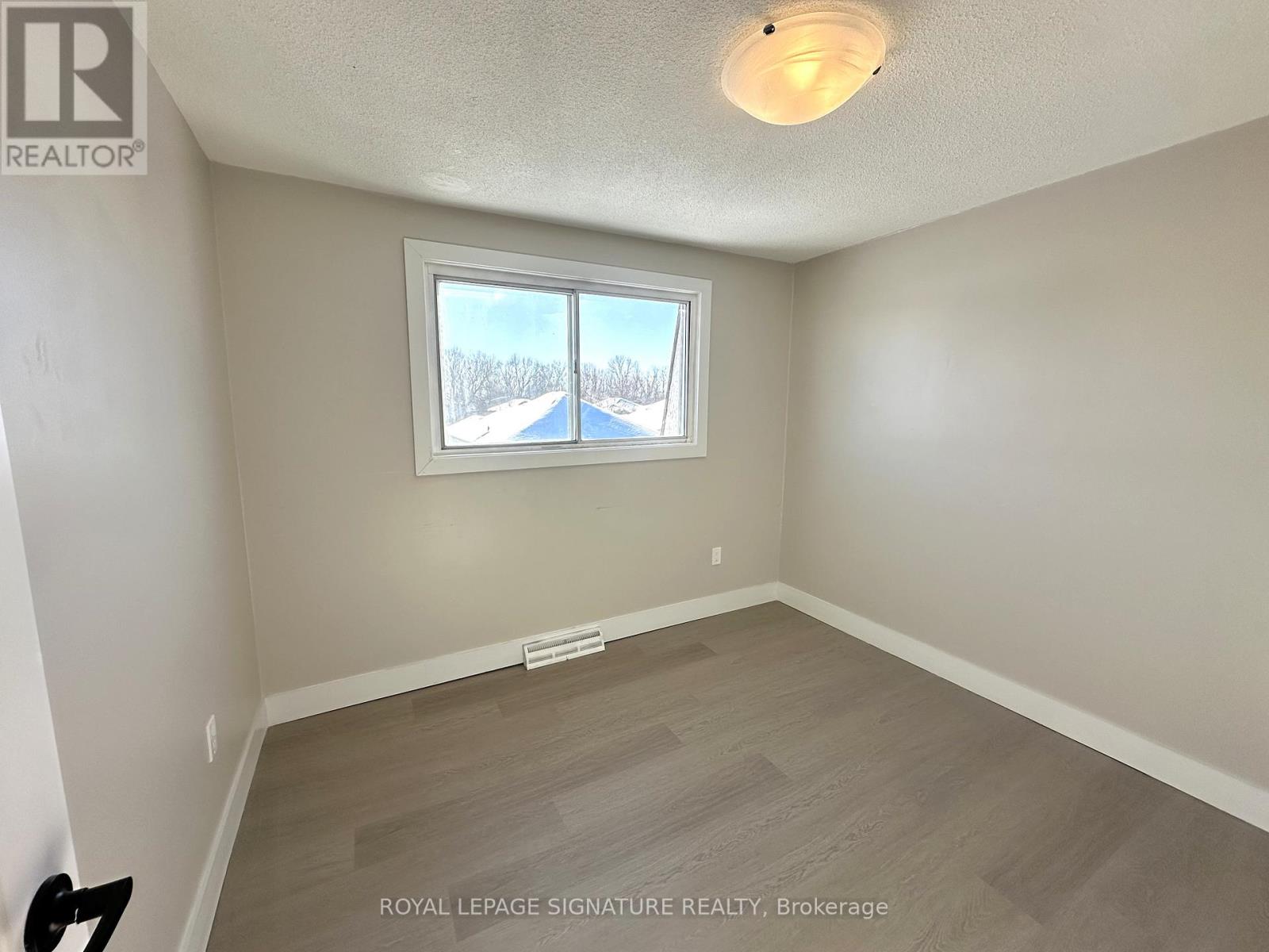 B - 107 Endicott Terrace, Welland, Ontario  L3C 5S3 - Photo 11 - X12938530