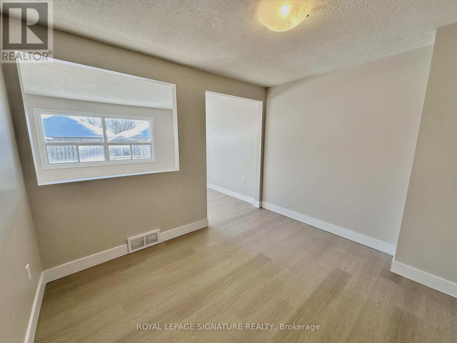 B - 107 Endicott Terrace, Welland, Ontario  L3C 5S3 - Photo 6 - X12938530