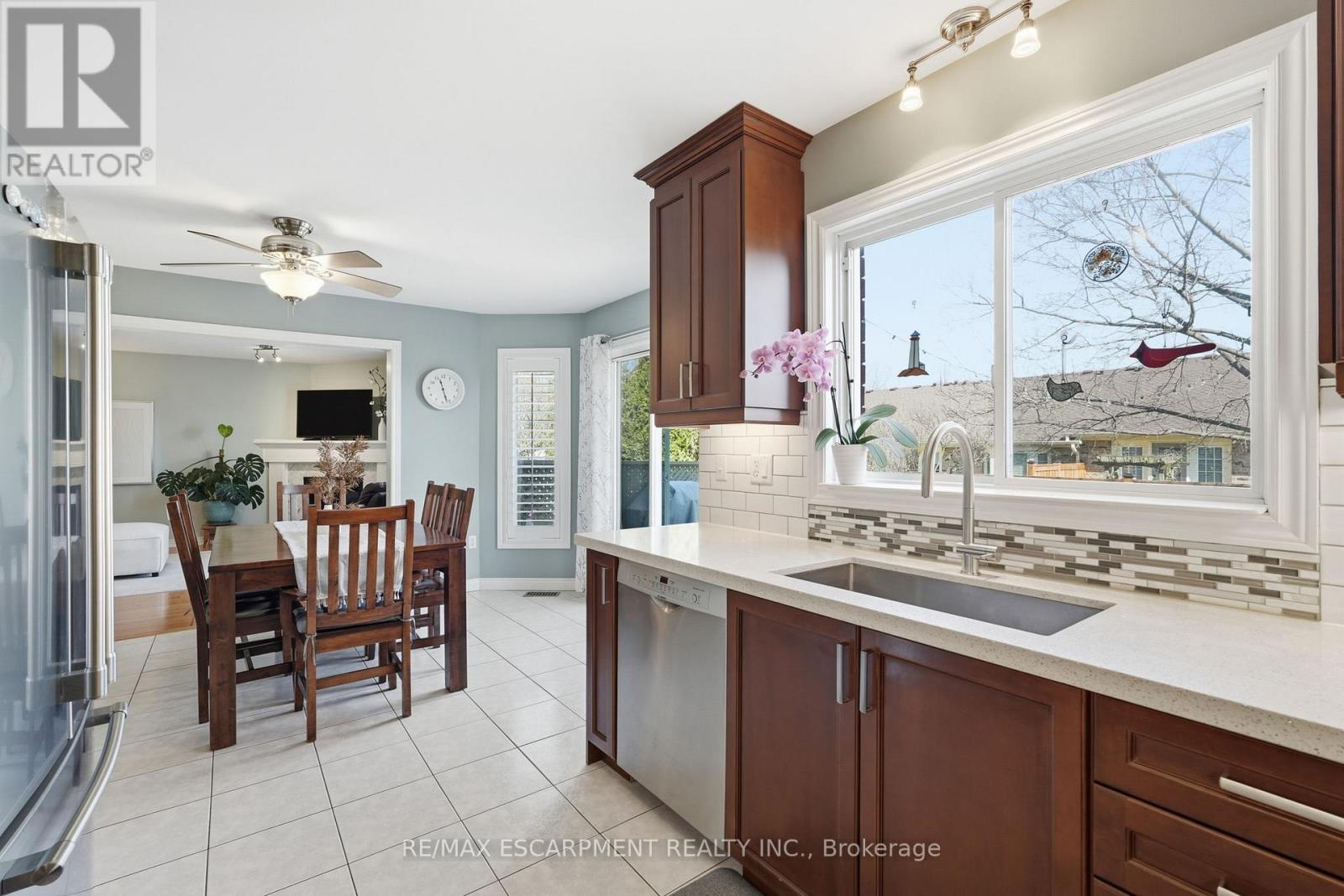 85 Heritage Drive, Hamilton, Ontario  L8G 4P5 - Photo 12 - X12938568