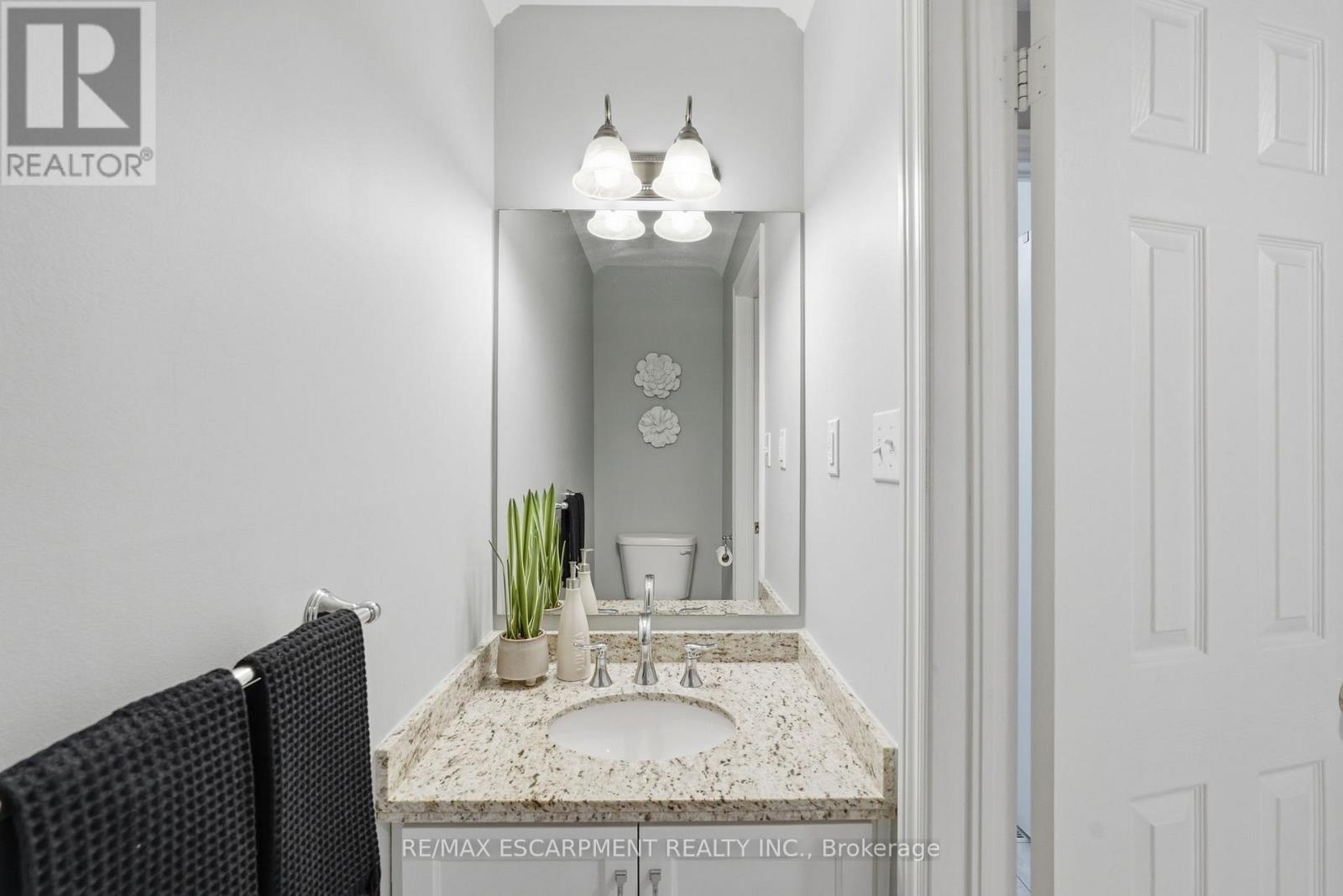 85 Heritage Drive, Hamilton, Ontario  L8G 4P5 - Photo 32 - X12938568