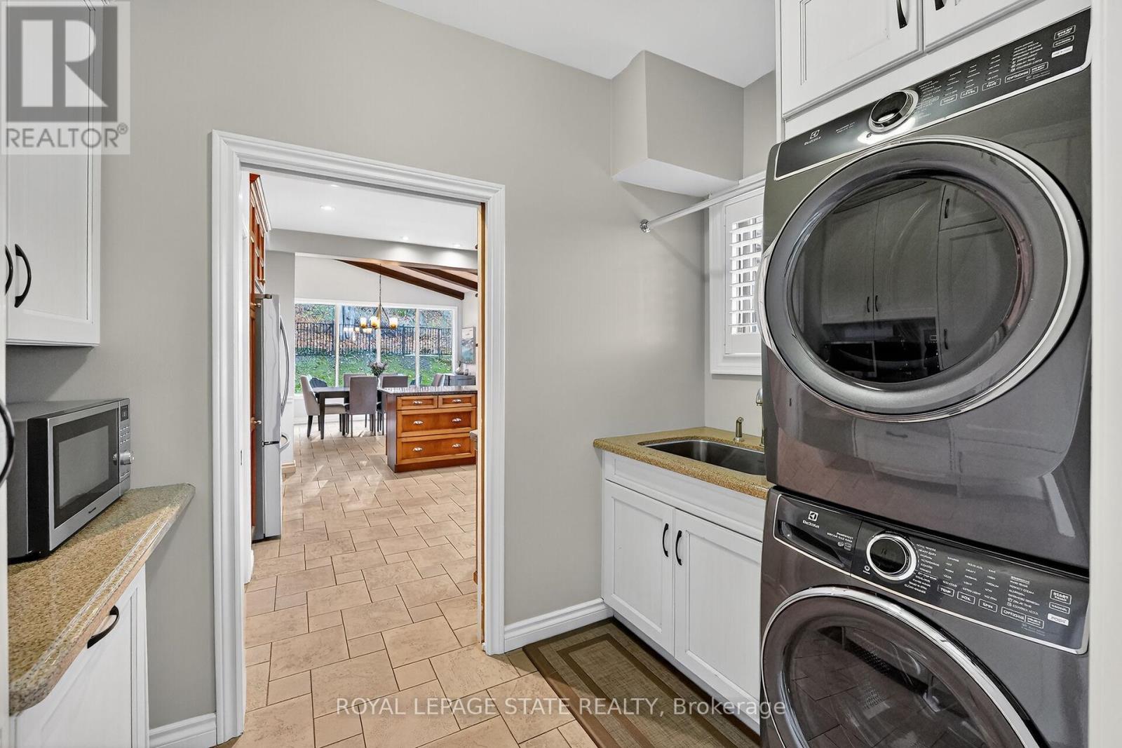 40 Parkwood Road, Grimsby, Ontario  L3M 4K9 - Photo 22 - X12938638