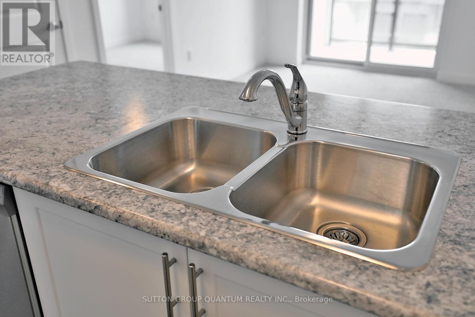 319 - 101 Shoreview Place, Hamilton, Ontario  L8E 0K2 - Photo 12 - X12938644