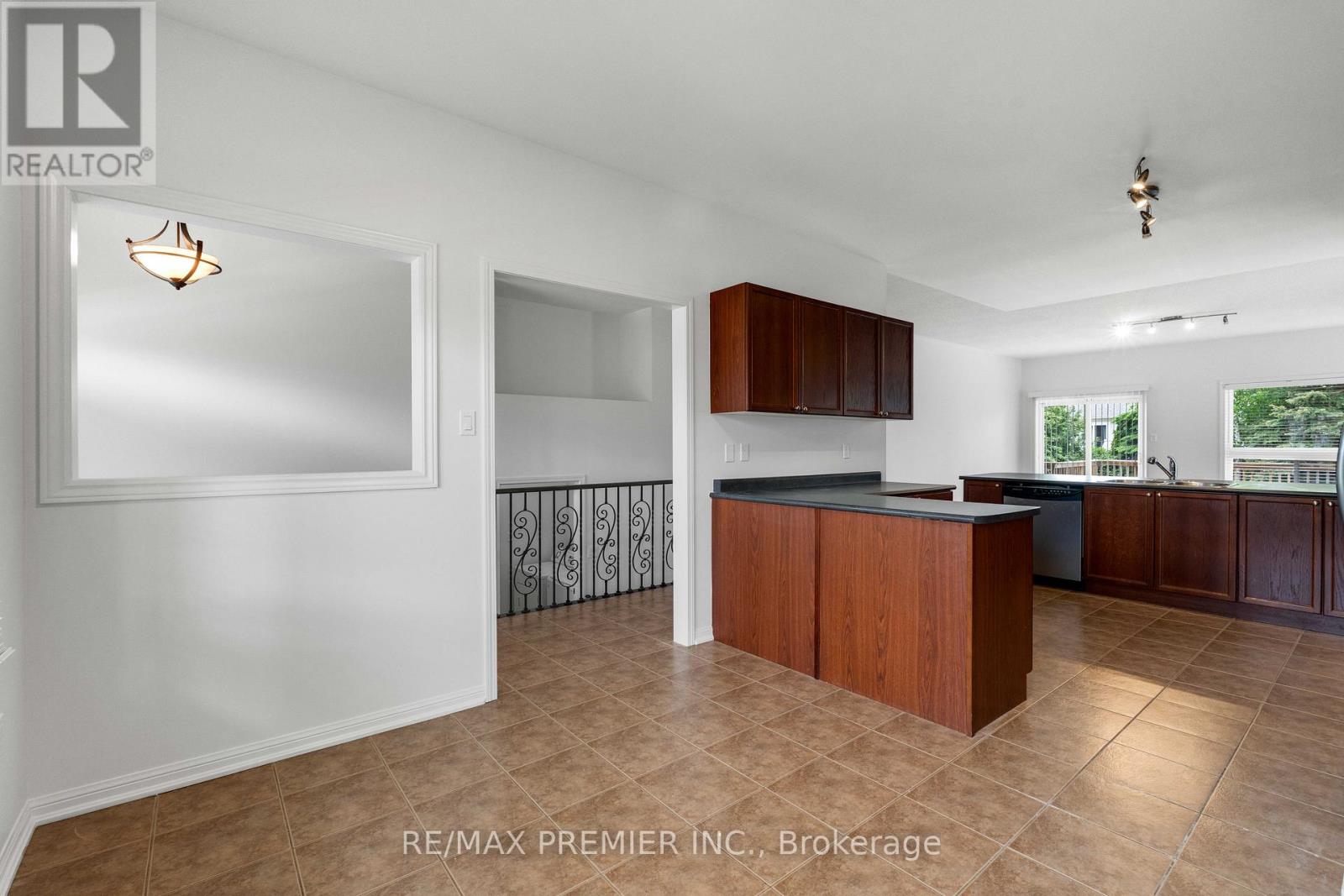 67 Meadowlark Boulevard, Wasaga Beach, Ontario  L9Z 3B3 - Photo 11 - S12938396