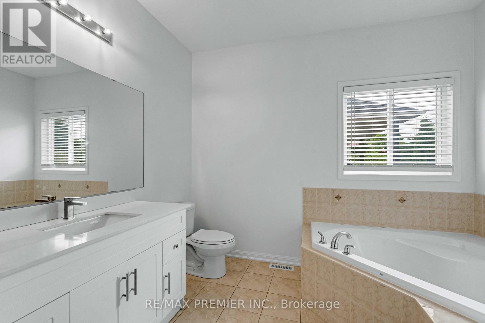 67 Meadowlark Boulevard, Wasaga Beach, Ontario  L9Z 3B3 - Photo 15 - S12938396