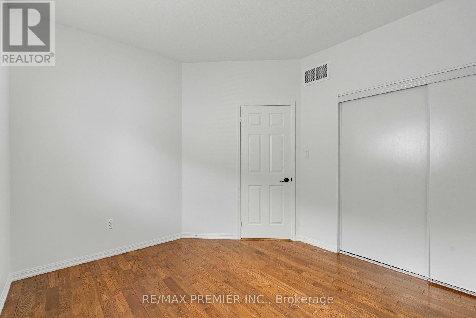 67 Meadowlark Boulevard, Wasaga Beach, Ontario  L9Z 3B3 - Photo 19 - S12938396