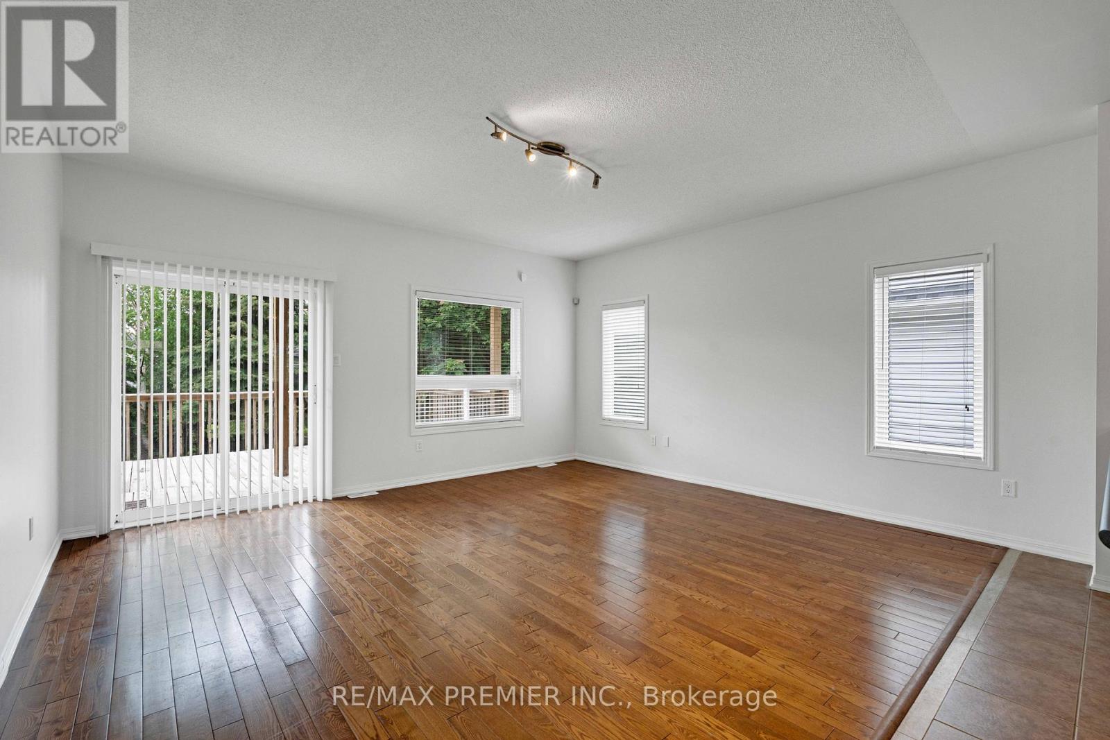 67 Meadowlark Boulevard, Wasaga Beach, Ontario  L9Z 3B3 - Photo 6 - S12938396