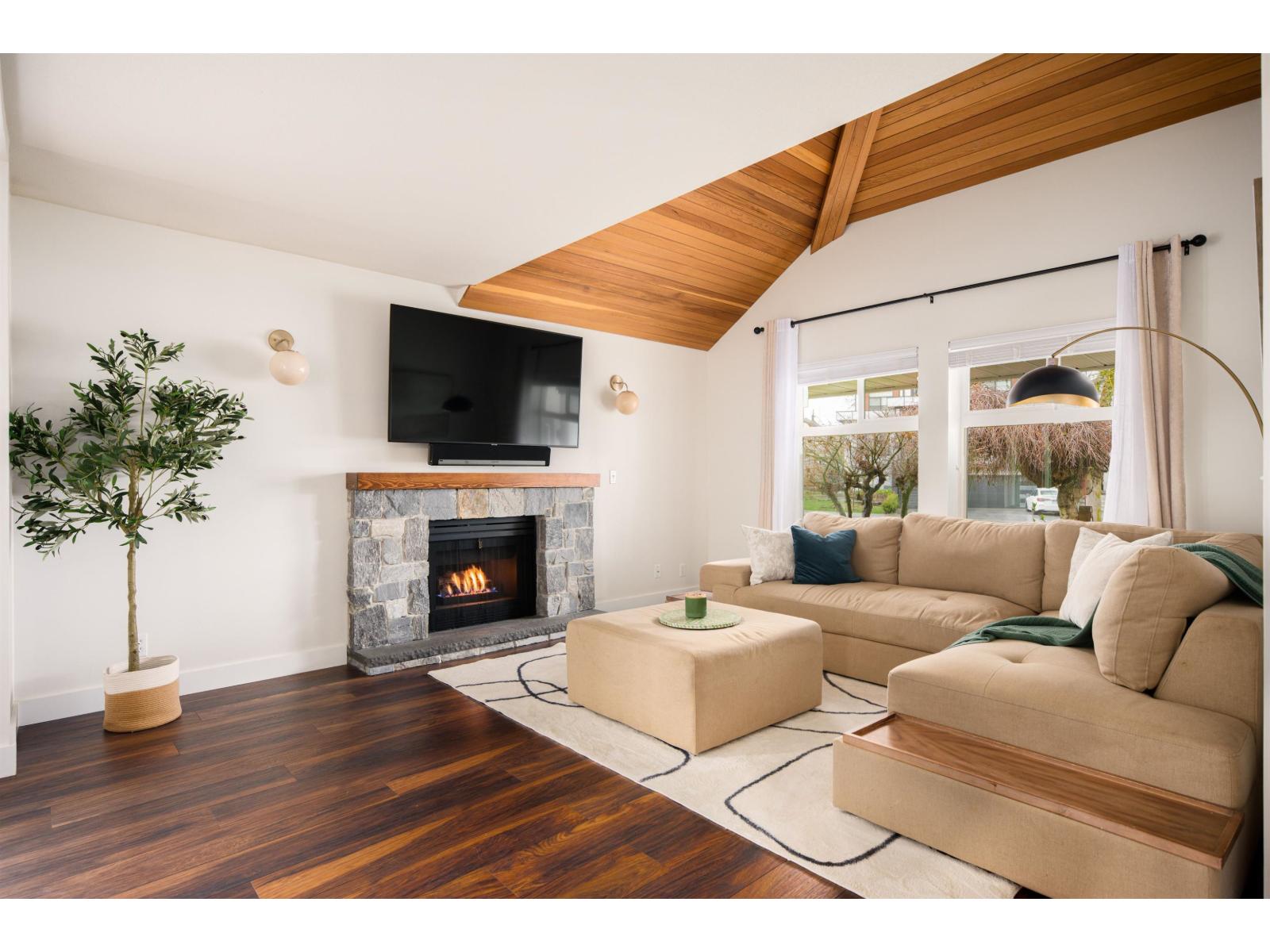 8572 164a Street, Surrey, British Columbia  V4N 3G8 - Photo 5 - R3105247