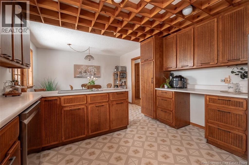 340 Macdonald Avenue, Oromocto, New Brunswick  E2V 2J3 - Photo 15 - NB135921
