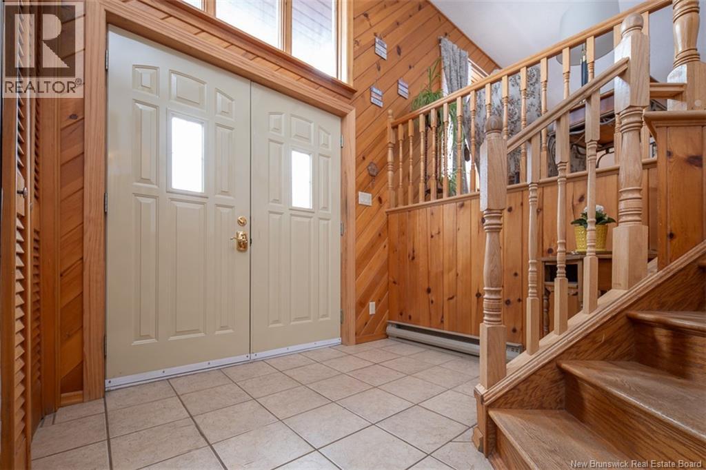 340 Macdonald Avenue, Oromocto, New Brunswick  E2V 2J3 - Photo 2 - NB135921