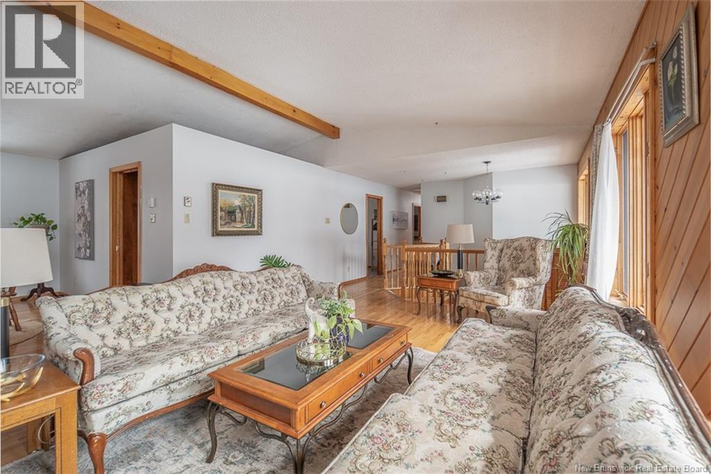 340 Macdonald Avenue, Oromocto, New Brunswick  E2V 2J3 - Photo 7 - NB135921