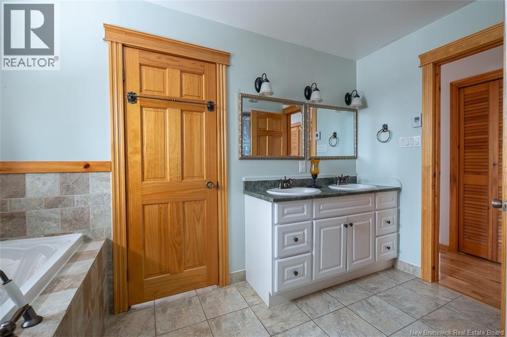 340 Macdonald Avenue, Oromocto, New Brunswick  E2V 2J3 - Photo 22 - NB135921