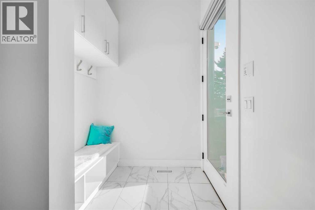 2415 25 Avenue NW, Calgary, Alberta  T2M 2C6 - Photo 13 - A2280146