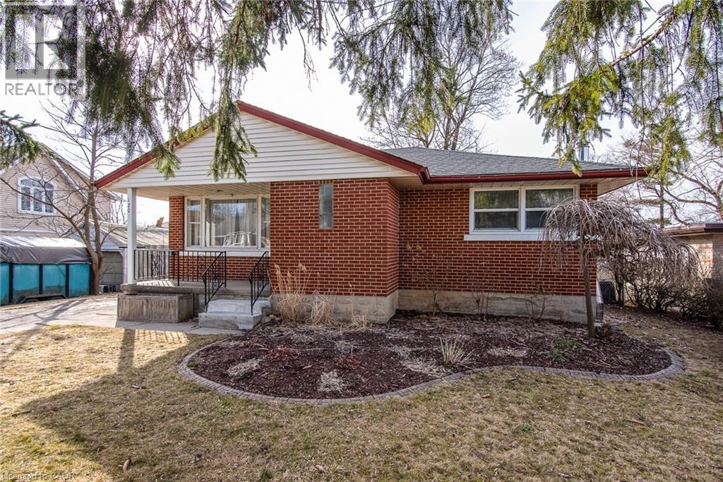 120 Fourth Avenue, Kitchener, Ontario  N2C 1N8 - Photo 2 - 40806209