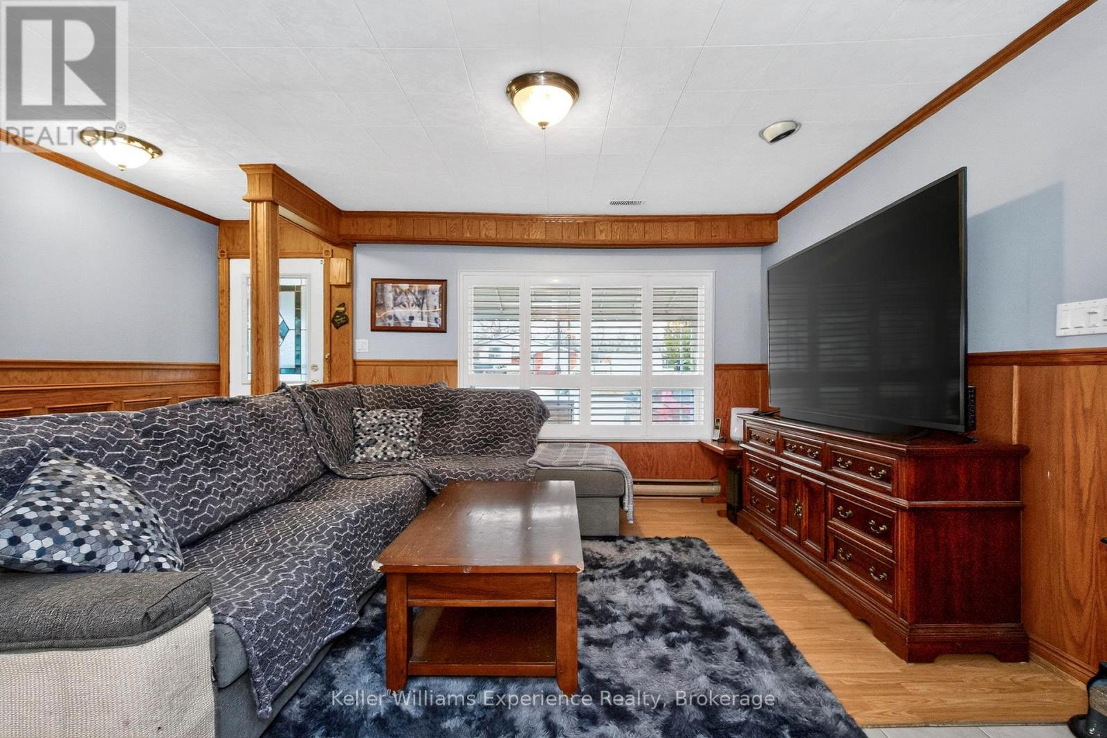 1031 Ferrier Avenue, Innisfil, Ontario  L0L 1W0 - Photo 10 - N12938838